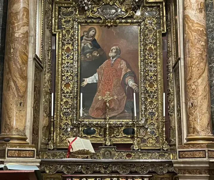 Chapel and tomb of Saint Philip Neri beneath his mosaic altarpiece at Chiesa Nuova in Rome