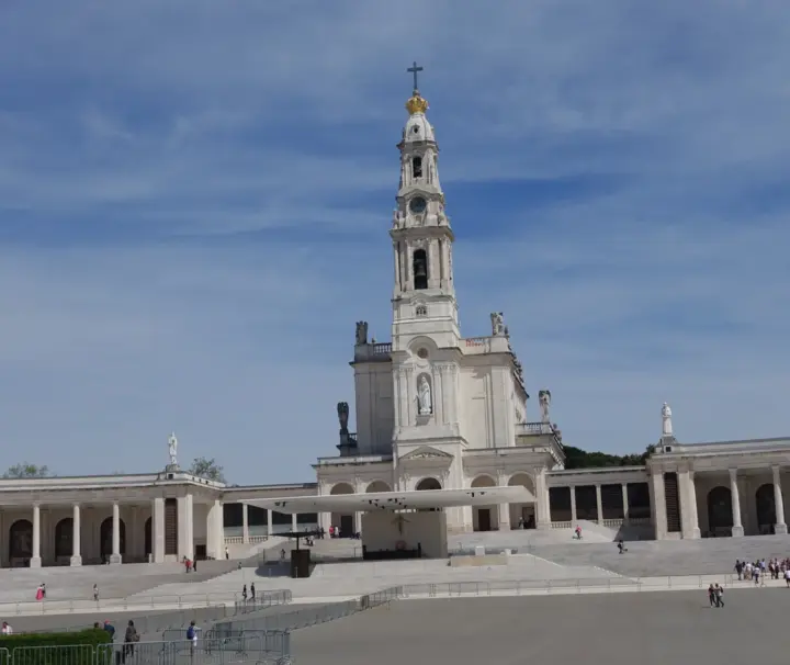 Fátima Tour: Shepherds’ Houses, Valinhos & Sanctuary 35 Basilica of Our Lady of the Rosary at the Sanctuary of Fátima in Portugal