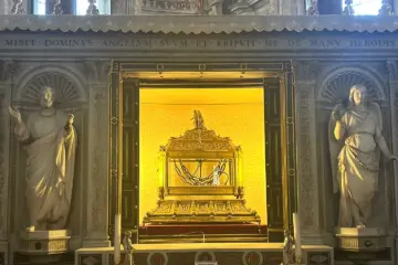 Sts Peter & Paul in Chains Tour 3 Reliquary of St Peter's chains beneath the altar at San Pietro in Vincoli, Rome